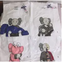 在飛比找蝦皮購物優惠-正版uniqloxkaws  kaws衣服 UNIQLO聯名