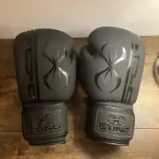 STING Armaplus Boxing Gloves, USA Approved 16 Oz, Black NEW