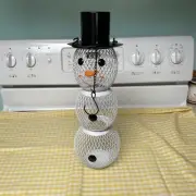 Wire Mesh Snowman Bird Feeder 15” Tall New