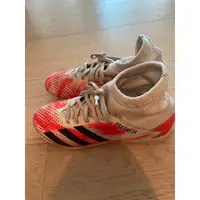 在飛比找蝦皮購物優惠-ADIDAS 愛迪達兒童室內平底足球鞋 PREDATOR 2