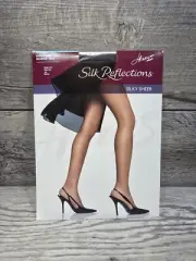 New Hanes Silk Reflections Silky Sheer Pantyhose Control Top Jet Black Size CD