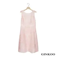 在飛比找momo購物網優惠-【GINKOO 俊克】簍空燒花蕾絲洋裝