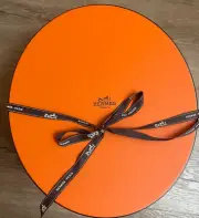 New HERMES Hat Case Empty Box Oval Storage Orange Gift Box with ribbon 13x11x6