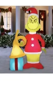 Grinch Dr Seuss's 7.5-ft Lighted Dr. Seuss The Grinch Merry Christmas Inflatable