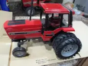 NOS Ertl International 5288 Tractor W/Cab Duals Tires Diecast 1/16 Scale #487