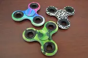 3 PC TRI HAND SPINNER FIDGET BALL DESK TOY KIDS OR ADULT **PICK YOUR COLORS**