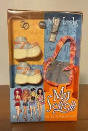 Barbie My Scene My Look Fashion Accessories Platform B4876 NRFB Phone Bag