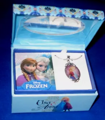 DISNEY FROZEN PRINCESS ELSA & ANNA NECKLACE & COLLECTOR BOX, NEW