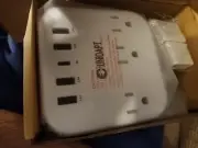 International Travel Power Strip NIB 4 USB-A 1 USB-C Ports UK Plug 3 Outlets