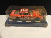 2002 Winners Circle 1:24 TONY STEWART #20 Home Depot Diecast Car (AP49)