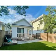 Sunsoaked And Centrally Located! 1bd, 1ba, Kitchen, Parking, Yard, Wifi, W/d