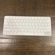 Apple Magic Keyboard with Touch ID Wireless Bluetooth Silicon Silver