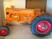 Minneapolis Moline u 1/16 Scale Die Cast Metal