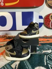 NIKE AIR JORDAN 1 RETRO HIGH OG (TD) BLACK/GOLD (FD1413 071) SIZE 2C