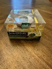 New Glade Holly Evergreen Oil Scented Candle Holder with 2 Refills Discontinued