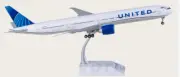 1:200 JC Wings United Airlines Plane B777-300 Diecast Aircraft Model
