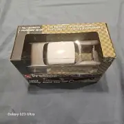 AMT PRO SHOP 1957 CHEVY HARD TOP PRE-PAINTED MODEL KIT 1/25 RARE NEW 2002