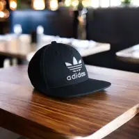 在飛比找蝦皮購物優惠-愛迪達 阿迪達斯原創帽子/snapback 黑色