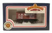 BACHMANN 33-155 OO 7 Plank Wagon with Coke Rail ‘J A Bartlett’ Ealing Boxed