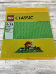 Lego CLASSIC: Green Baseplate (10700), new in sealed package