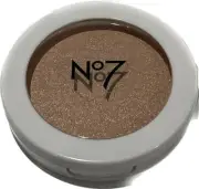 1 Piece Of No7 Illuminating Pressed Highlighting Powder In Golden Glow