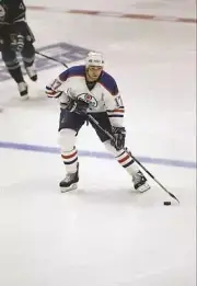 Leftwinger Scott Thornton Edmonton Oilers moves the puck the Anahe- Old Photo