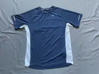 在飛比找Yahoo!奇摩拍賣優惠-二手Nike Running排汗衫  Dri-fit 台中可