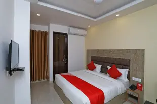 OYO Collection O 45409 Bartwal Guest House