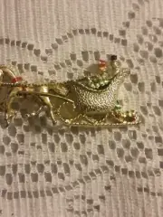 Horse And Snow Sled Christmas Pendant Brooch Pin New