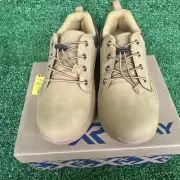 xr xray shoes Size 4 Beig/ Khaki