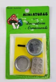 Dollhouse Miniature Accessories Metal Fry Pan Baking Pan & Muffin Tin - Vtg
