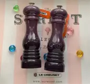 LE CREUSET CASSIS DARK PURPLE SALT AND PEPPER MILLS GRINDERS SET OF 2 AUTHENTIC
