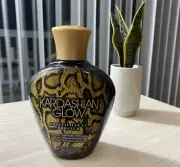 New Kardashian Glow Special Event Contour & Highlight Luxe Silicone Bronzer