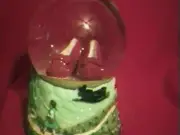 WIZARD OF OZ " RUBY SHOES " MUSIC BOX / WATERGLOBE " RARE 1997 " SNOWGLOBE