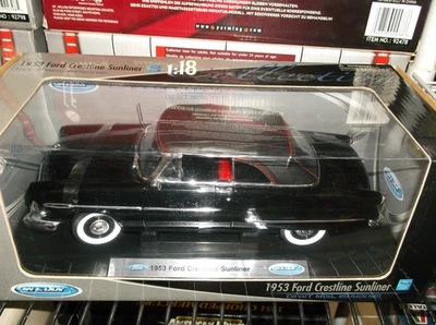 Welly 1/18 1953 Ford crestline sunliner black NIB