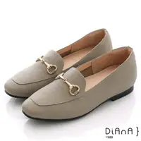 在飛比找momo購物網優惠-【DIANA】1.5cm質感擦色紋羊皮馬銜釦樂福跟鞋-漫步雲