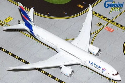 GJLAN2079 GeminiJets 787-9 Dreamliner 1/400 Model CC-BGM LATAM Airlines