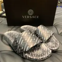 在飛比找Yahoo!奇摩拍賣優惠-【EZ兔購】~正品 VERSACE  凡賽斯 logo 希臘