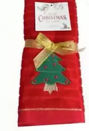 Christmas Tree Fingertip Towels Red Green Embroidered Set of 2 Guest Holiday
