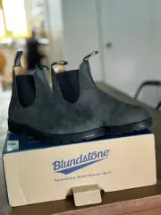 Blundstone Classic 550 Chelsea Boots in Black Size 8.5 38.5