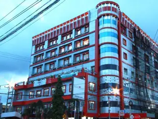 彭卡克勒斯塔利大飯店Grand Puncak Lestari Hotel