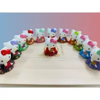 在飛比找蝦皮購物優惠-HELLO KITTY 和服陶瓷公仔 12入 凱蒂貓 正版公