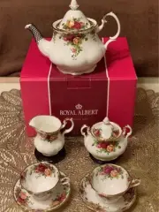 Royal Albert Set