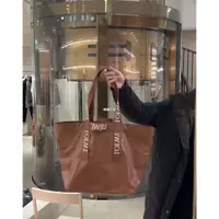 在飛比找蝦皮購物優惠-二手LOEWE Fold Shopper 最新秀款購物袋/媽