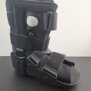 Medibot Fracture Boot Brace Medium Ankle Foot Orthopedic New (Shelf4)
