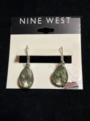 NINE WEST SILVER TONE PERIDOT GREEN DANGLE TEAR DROP PIERCED EARRINGS