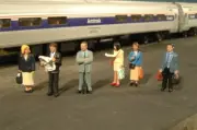 Bachmann 33160 STANDING PLATFORM PASSENGERS - O SCALE FIGURES NEW