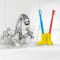在飛比找樂天市場購物網優惠-創意卡通可愛硅膠雨鞋雨靴牙刷架牙刷座浴室牙刷架雙位牙刷架