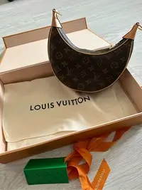 在飛比找Yahoo!奇摩拍賣優惠-Louis Vuitton LV M81098 Loop鍊帶