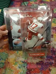 Brett Hull Detroit Red Wings Figurines
